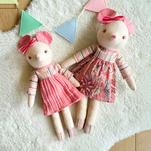 Little Sister and Big Sister Pair